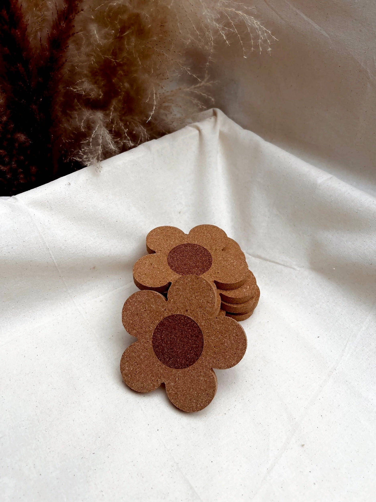 Daisy Cork Coaster – Floral Drinkware Accessory, Heat Resist