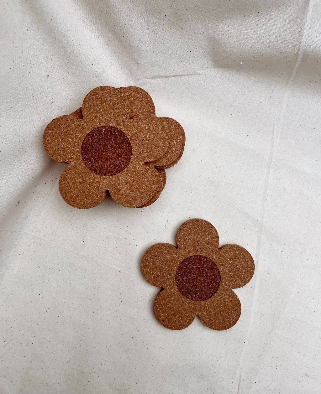 Daisy Cork Coaster – Floral Drinkware Accessory, Heat Resist 3