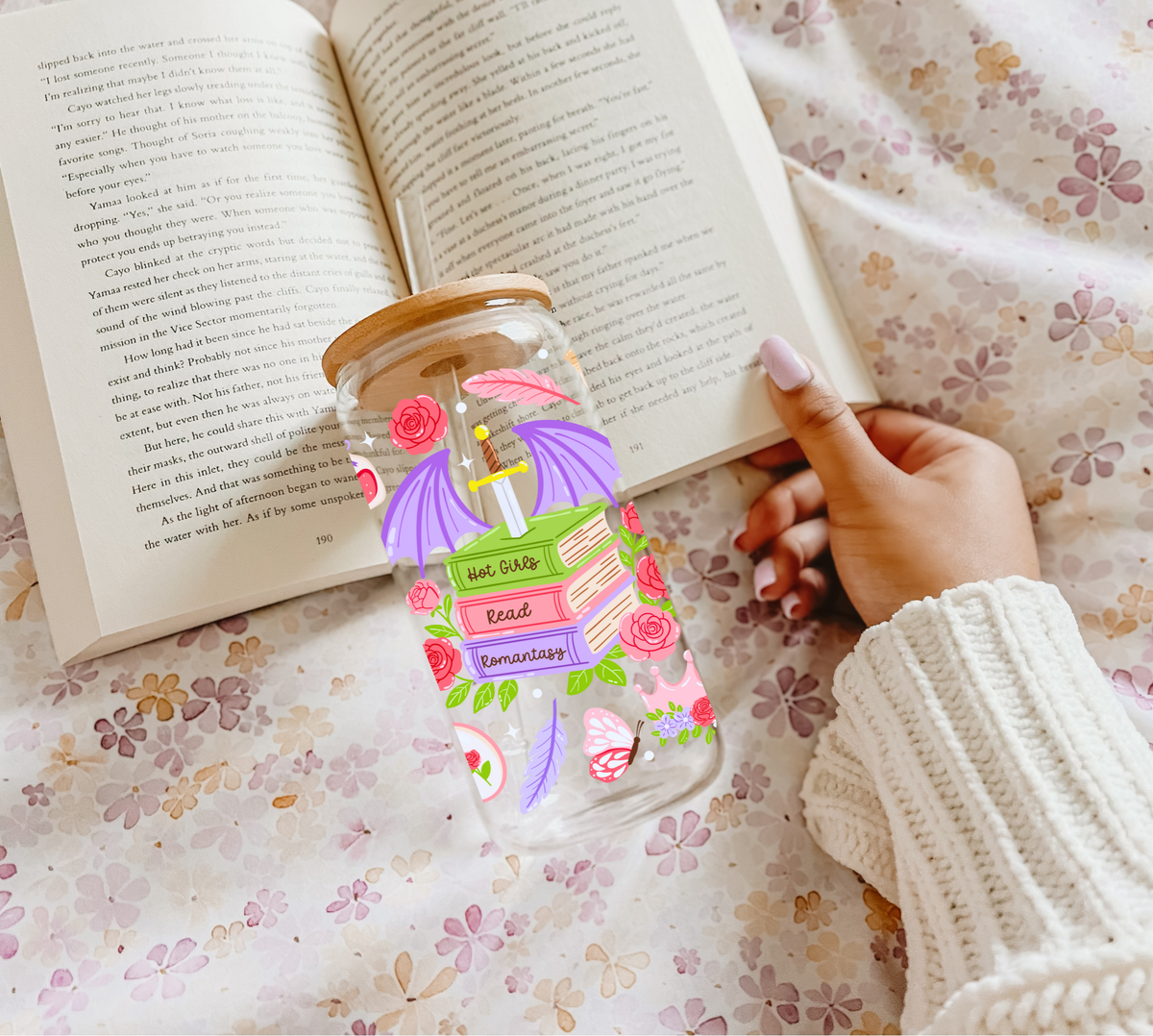 Hot Girls Read Romantasy Books Glass Tumbler Double Sided