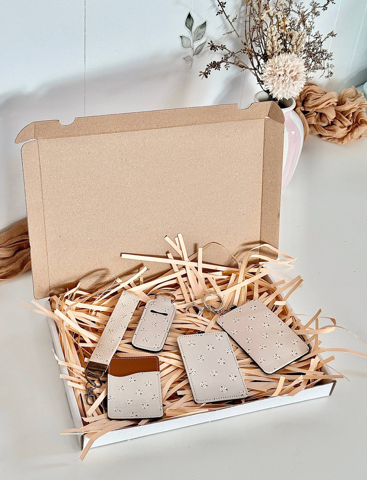 Gift Box ''The Worker'' Matching Accessory Bundle 12 Pattern