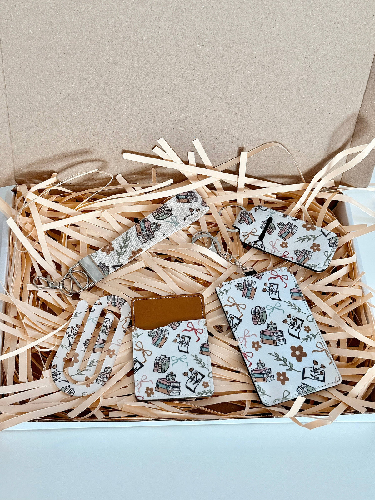 Gift Box ''The Reader'' Matching Accessory Bundle 12 Pattern 5